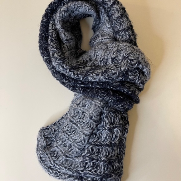 Infinity Loop Scarf - Picture 4 of 4